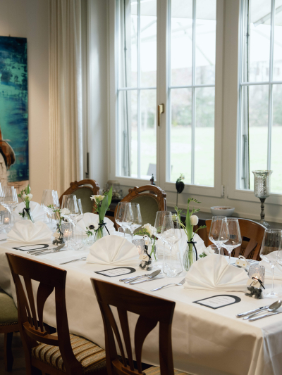 Tafel in der Villa