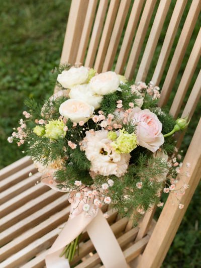 Brautstrauss in peach, apricot, malve